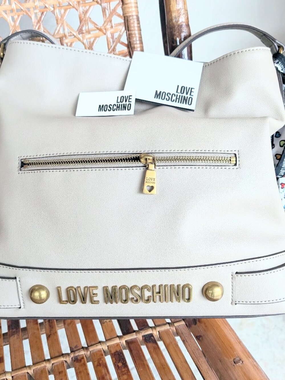 LOVE MOSCHINO